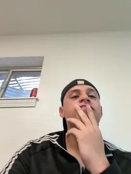 Snapshot of loko22_223 chatting on February 25, 4:27 pm loko22 223 online show from February 25, 4:27 pm