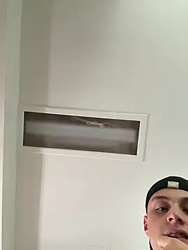 Snapshot of loko22_223 chatting on February 26, 5:12 pm loko22 223 online show from February 26, 5:12 pm