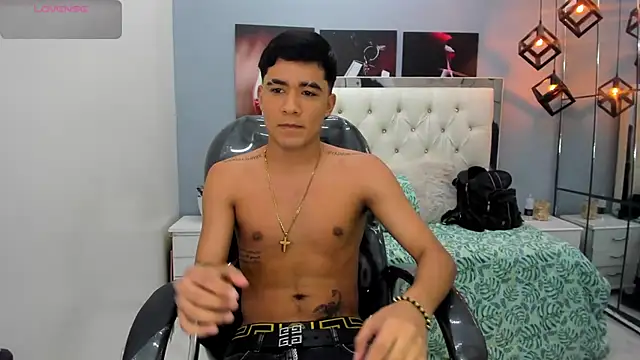 Thiago collinss online show from August 2, 11:25 pm