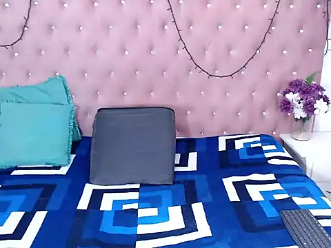 Snapshot of TiffannyValentine chatting on March 1, 2:08 pm TiffannyValentine online show from March 1, 2:08 pm