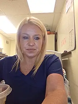LadyB07 online show from June 11, 5:00 pm