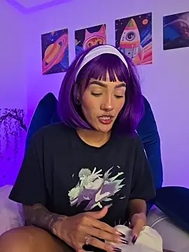 Nixtaylor1 online show from May 19, 9:10 pm