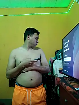 Snapshot of nanielito chatting on February 25, 1:32 pm nanielito online show from February 25, 1:32 pm