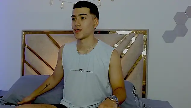 oliver   saint online show from March 24, 11:32 pm