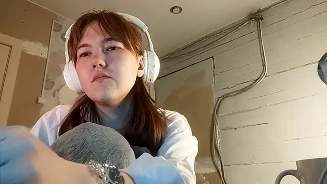 Snapshot of DinaFirebird chatting on February 26, 11:42 am DinaFirebird online show from February 26, 11:42 am