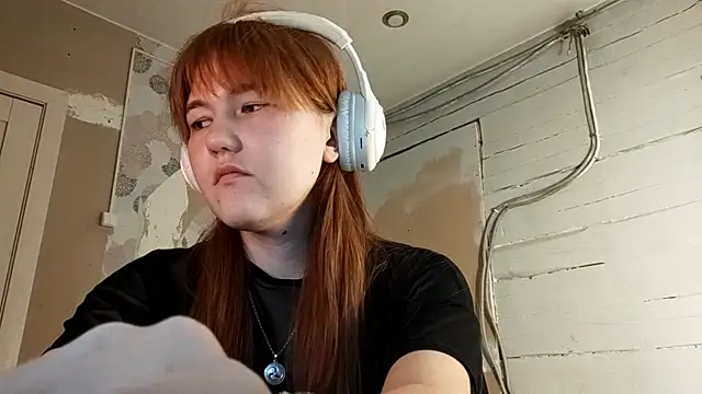 Snapshot of DinaFirebird chatting on March 2, 6:36 am DinaFirebird online show from March 2, 6:36 am