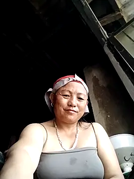 Snapshot of Lucie_Fuzk chatting on April 4, 1:48 am Lucie Fuzk online show from April 4, 1:48 am