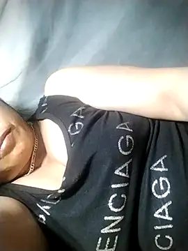 Snapshot of Lucie_Fuzk chatting on April 7, 9:15 pm Lucie Fuzk online show from April 7, 9:15 pm