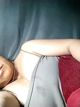 Snapshot of Lucie_Fuzk chatting on April 15, 9:26 pm Lucie Fuzk online show from April 15, 9:26 pm