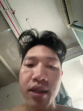 Snapshot of yuici79 chatting on February 25, 10:14 am yuici79 online show from February 25, 10:14 am