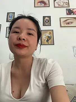 Ivy Trix2 online show from March 12, 7:03 am