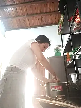 Ivy Trix2 online show from March 14, 4:51 am