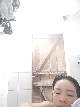 Ivy Trix2 online show from April 7, 2:12 am