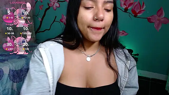 NoelleVireaux online show from April 10, 10:42 am