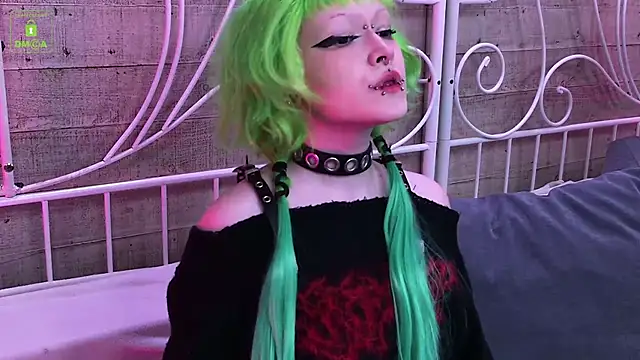 Snapshot of Sarah_sinn chatting on March 1, 12:40 pm Sarah sinn online show from March 1, 12:40 pm