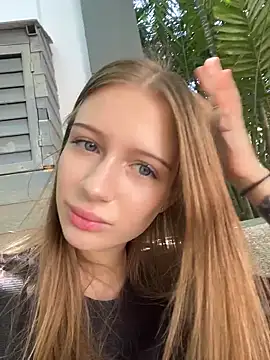 ViviennMur online show from March 3, 6:41 am