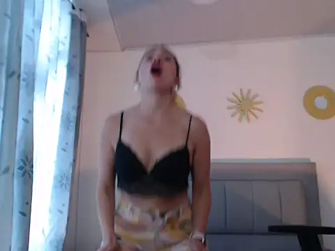 Julietaamado online show from April 8, 5:24 pm