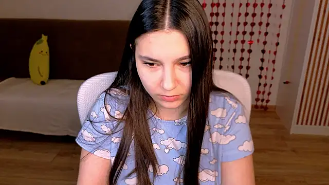 Ari Grend online show from March 1, 2:13 am