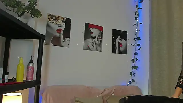 Rebeca Marchetti online show from March 24, 8:14 pm