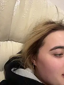 Snapshot of TiffanyCouture chatting on February 28, 5:47 pm TiffanyCouture online show from February 28, 5:47 pm