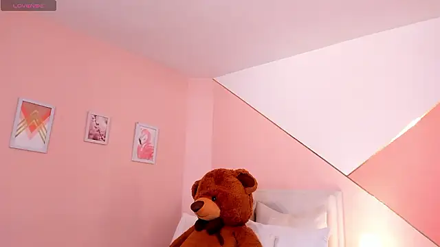 raquel mooon online show from March 19, 4:55 pm