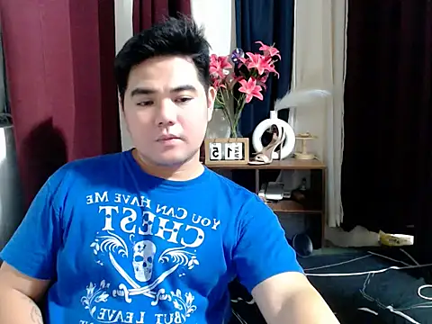 Snapshot of Bigdaddybear888 chatting on May 15, 4:47 pm Bigdaddybear888 online show from May 15, 4:47 pm
