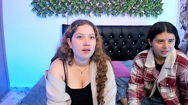 valeria and zoe online show from May 12, 2:03 pm
