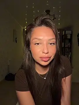 Snapshot of Fragile_Tease chatting on March 21, 3:37 pm Fragile Tease online show from March 21, 3:37 pm