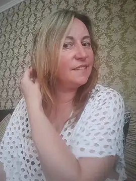 Snapshot of ChristinaYork chatting on June 19, 9:57 am ChristinaYork online show from June 19, 9:57 am