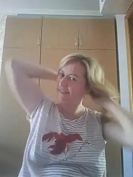 Snapshot of ChristinaYork chatting on June 29, 7:03 am ChristinaYork online show from June 29, 7:03 am