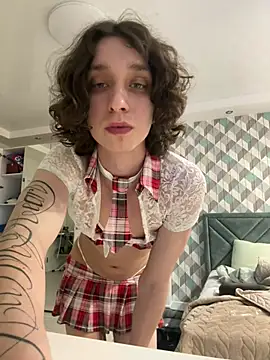 PrettylnPink  online show from May 6, 11:43 pm