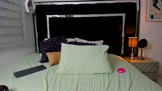 Tiana moon online show from May 15, 11:12 pm