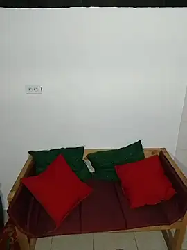 HonneyVictoria online show from March 8, 2:04 am