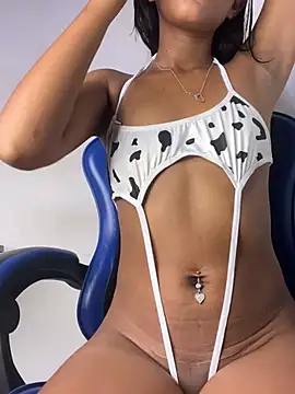 Snapshot of Maddie_7 chatting on April 1, 2:56 am Maddie 7 online show from April 1, 2:56 am