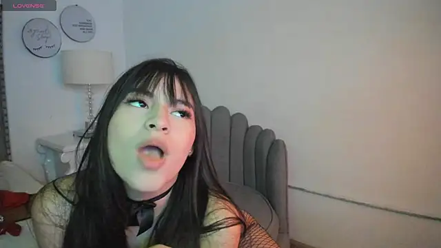 dulcenyra7 online show from March 2, 7:15 am