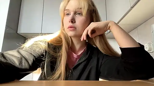 Snapshot of ShariLappas chatting on March 7, 12:02 pm ShariLappas online show from March 7, 12:02 pm