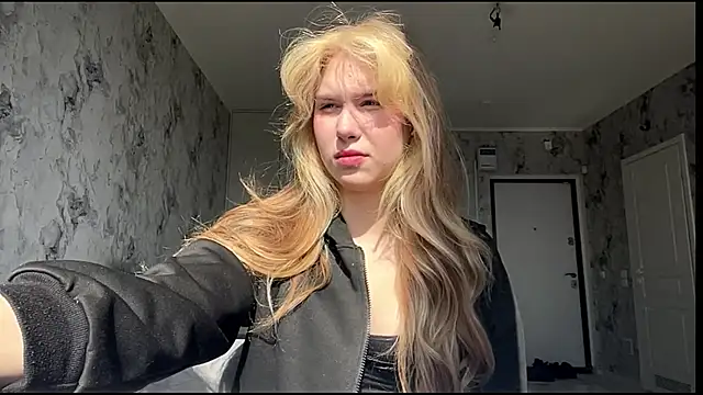 Snapshot of ShariLappas chatting on March 19, 10:30 am ShariLappas online show from March 19, 10:30 am