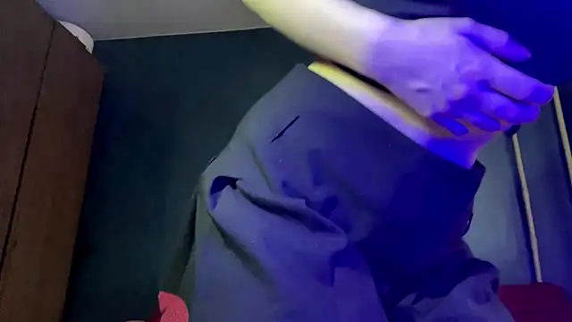 Snapshot of ShariLappas chatting on April 2, 8:23 am ShariLappas online show from April 2, 8:23 am