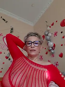 LunaBlaise online show from March 3, 8:31 am