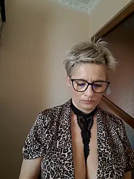 LunaBlaise online show from March 17, 12:19 pm