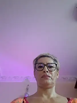 LunaBlaise online show from April 14, 8:09 am