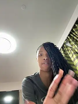 Snapshot of tinkyybae chatting on February 28, 7:31 am tinkyybae online show from February 28, 7:31 am