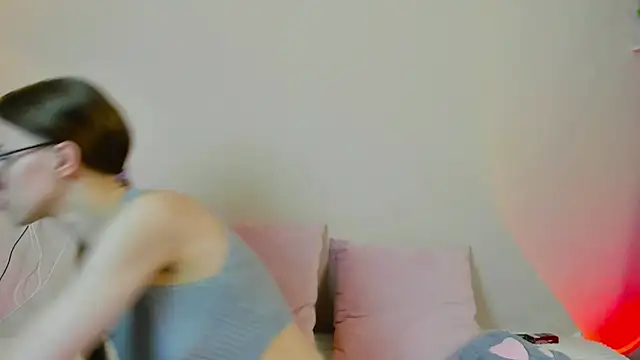Snapshot of EllieRough chatting on May 4, 5:31 pm EllieRough online show from May 4, 5:31 pm