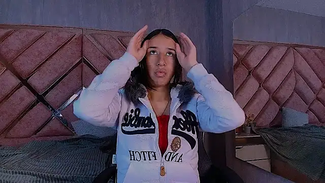 LilyRossi  online show from April 18, 12:53 pm