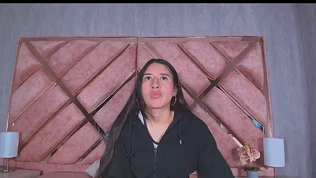 LilyRossi  online show from April 22, 12:28 pm