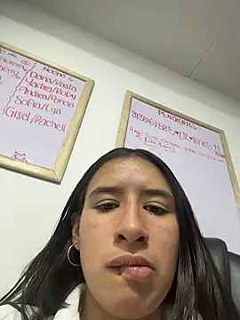 LilyRossi  online show from May 13, 12:13 pm