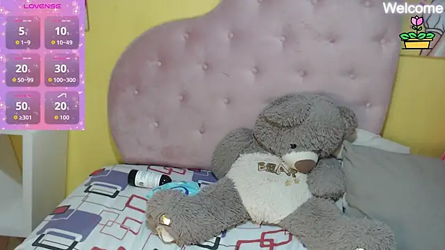 Sophiiee Gray online show from April 11, 2:27 am