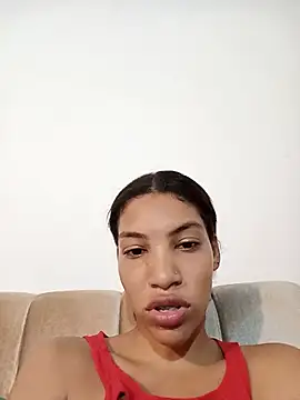 Snapshot of ginevere_20 chatting on May 24, 8:03 pm ginevere 20 online show from May 24, 8:03 pm