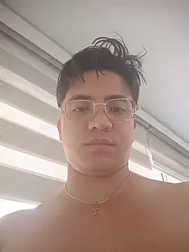 Snapshot of AngelloVitale chatting on February 26, 6:40 pm AngelloVitale online show from February 26, 6:40 pm