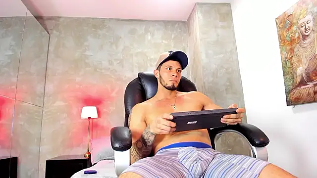 Snapshot of mike_burke chatting on February 28, 7:15 pm mike burke online show from February 28, 7:15 pm